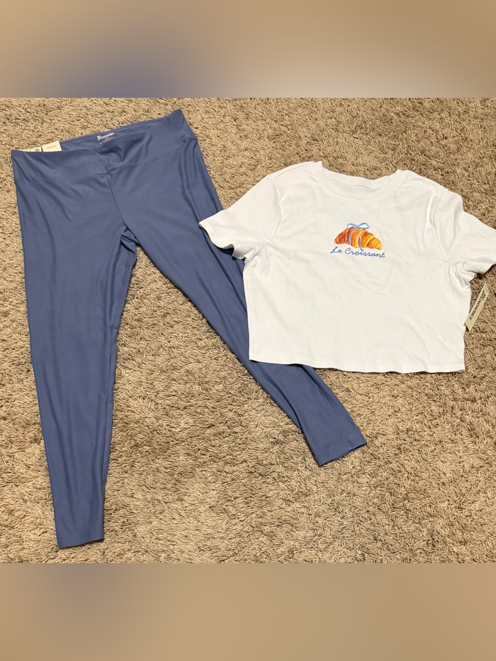 No Boundaries Faux Sueded Leggings And Le Croissant Cropped T-Shirt Size: XXL